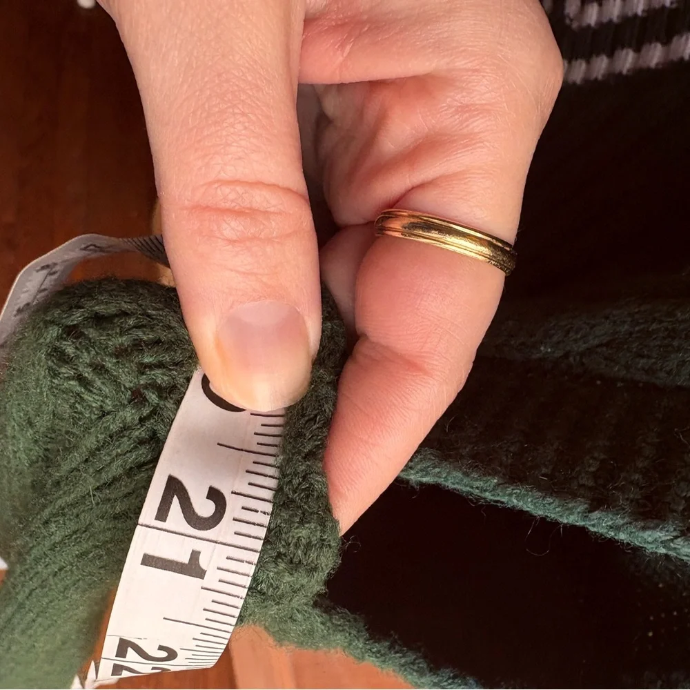 Green Cable-Knit V-Neck Sweater Vest | - Picture 4 of 5